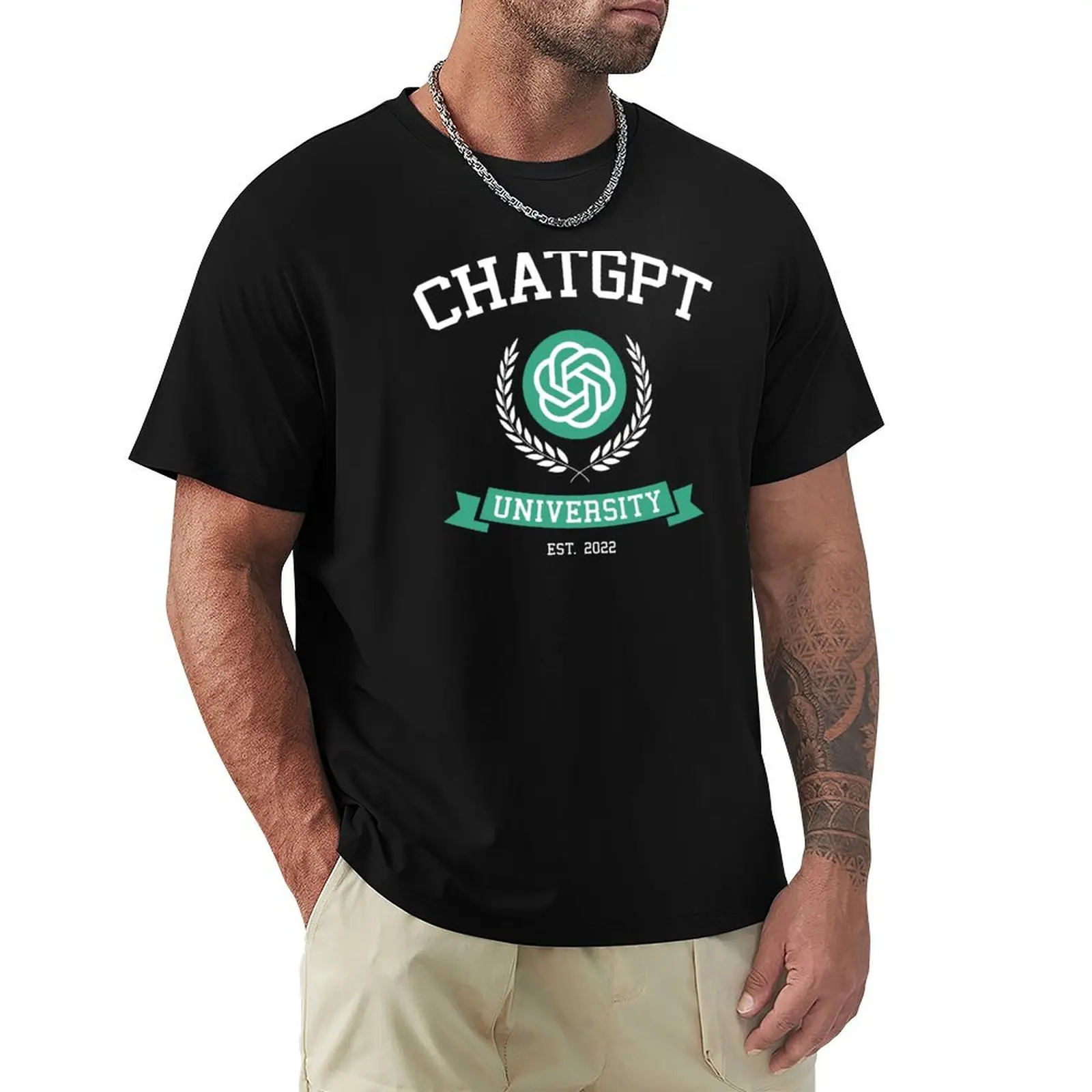 ChatGPT University - funny t s - Men'S Fashion University recension och pris
